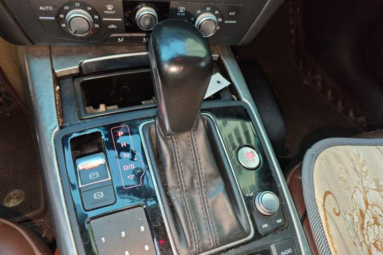 Used Audi A6L 2018 30th Anniversary Edition TFSI Trendy Model Gear Lever