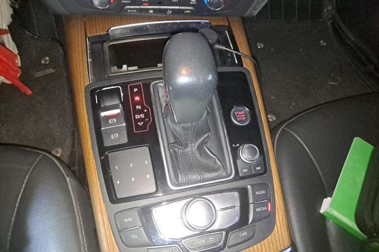 Used Audi A6L 2018 30th Anniversary Edition 30 FSI Style Model Gear Lever