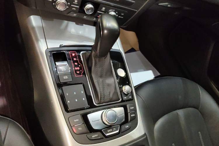 Used Audi A6L 2018 30th Anniversary Edition 35 TFSI Fashion Model Gear Lever