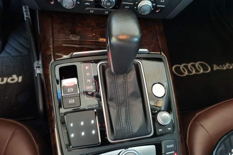Used Audi A6L 2018 30th Anniversary Edition TFSI Trendy Model Gear Lever
