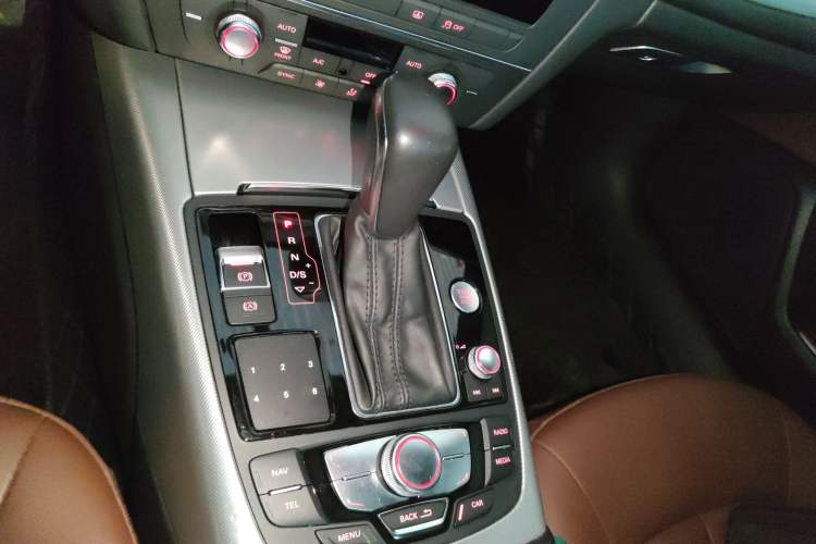 Used Audi A6L 2018 30th Anniversary Edition 45 TFSI quattro Sport model Gear Lever