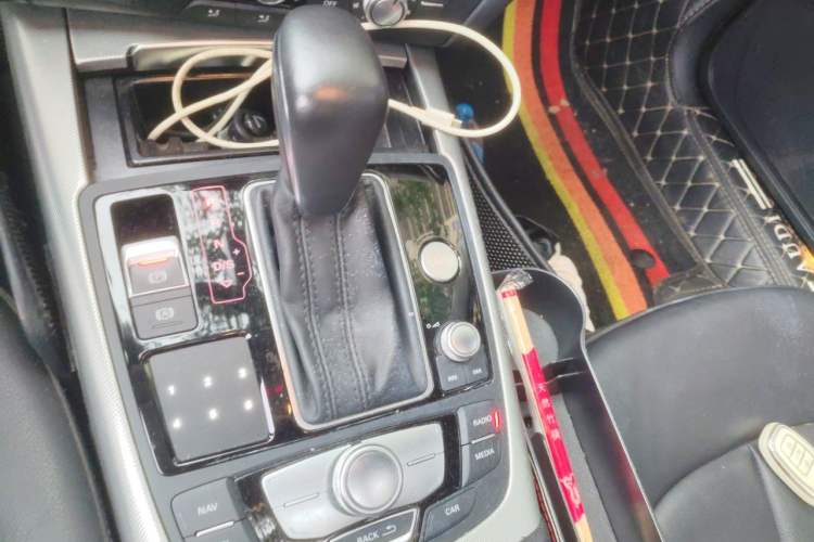 Used Audi A6L 2018 TFSI Collector's Edition Gear Lever