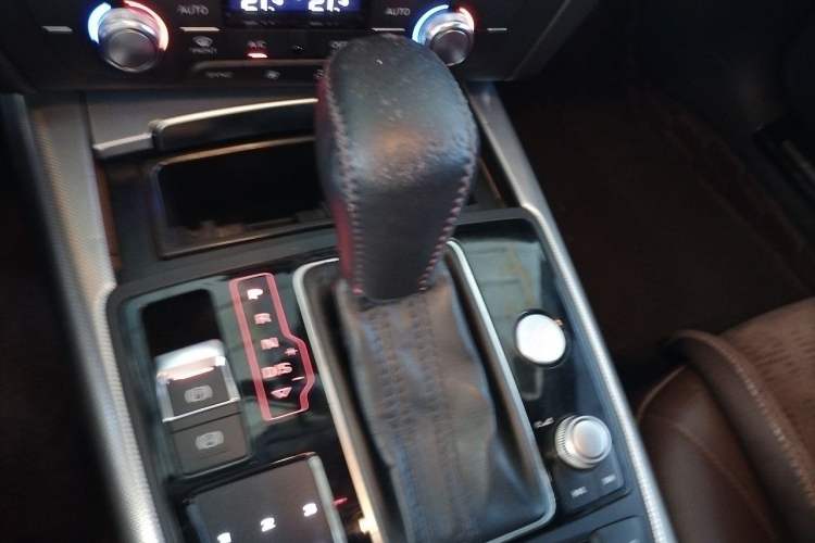 Used Audi A6L 2018 30th Anniversary Edition 35 TFSI Sport Edition Gear Lever