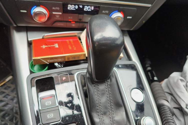 Used Audi A6L 2018 30th Anniversary Edition 45 TFSI quattro Sport model Gear Lever