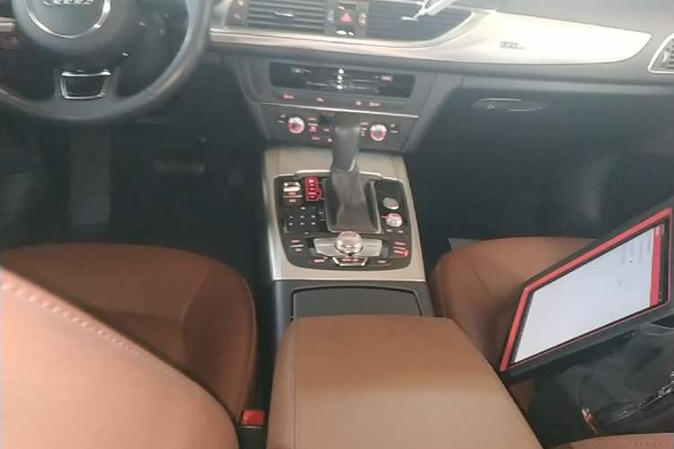 Used Audi A6L 2018 30th Anniversary Edition 45 TFSI quattro Sport model Gear Lever