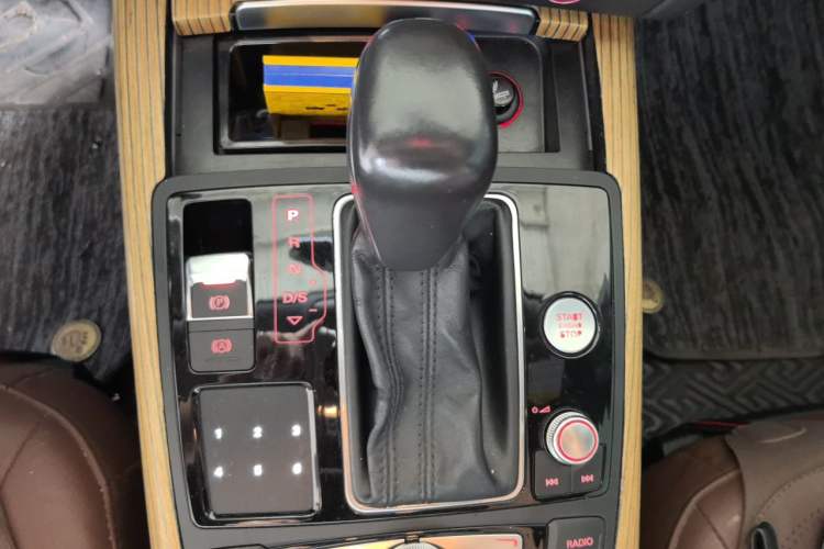 Used Audi A6L 2018 30th Anniversary Edition 35 TFSI Sport Edition Gear Lever