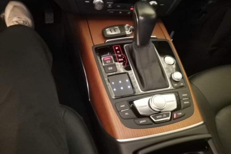 Used Audi A6L 2018 30th Anniversary Edition 30 FSI Style Model Gear Lever