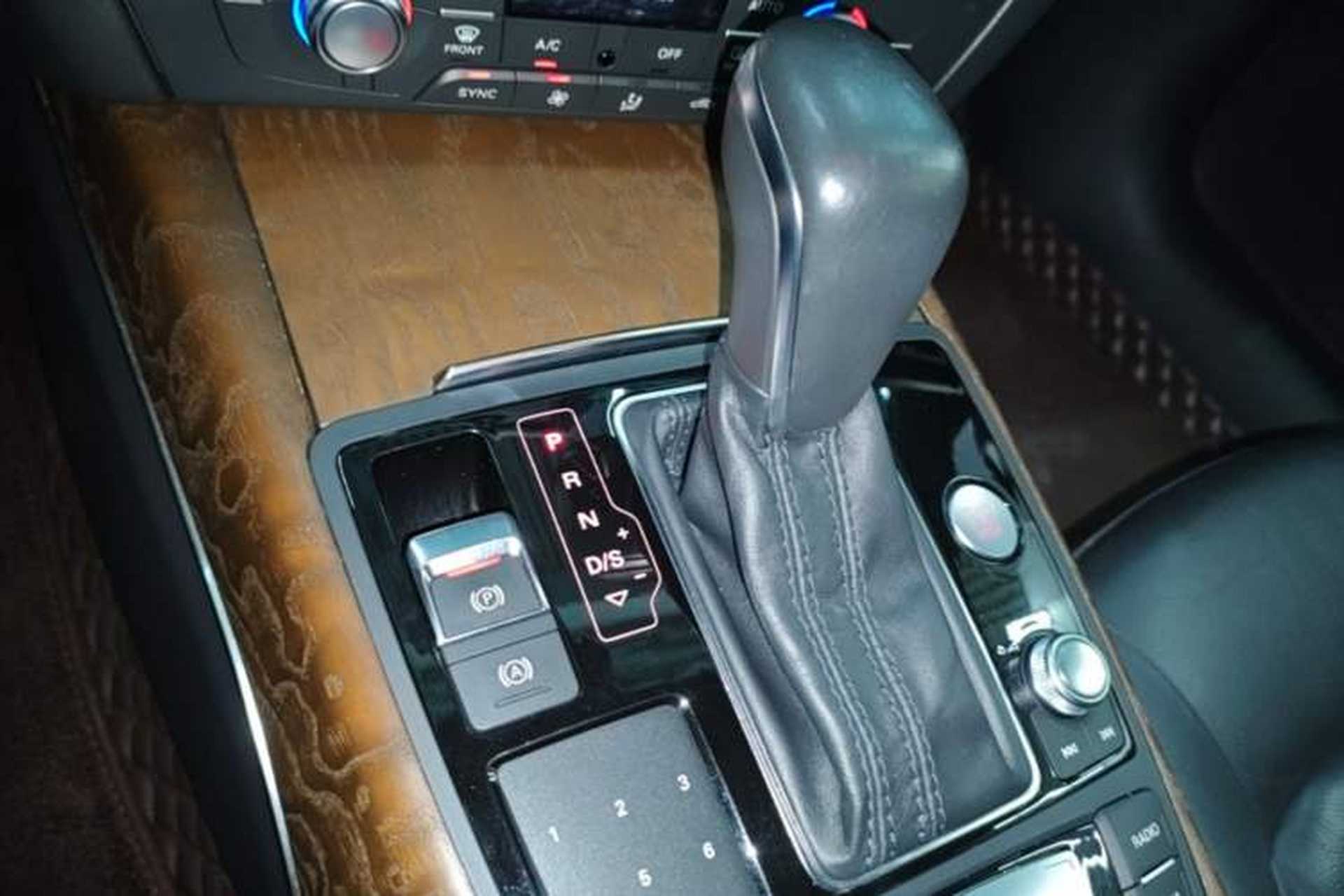 Used Audi A6L 2018 30th Anniversary Edition 35 TFSI Sport Edition Gear Lever