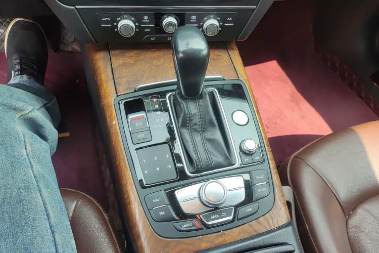 Used Audi A6L 2018 30th Anniversary Edition 35 TFSI Fashion Model Gear Lever