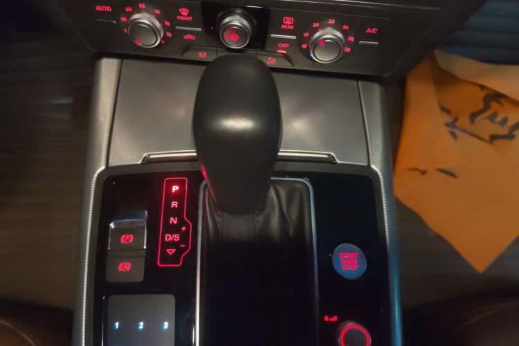 Used Audi A6L 2018 30th Anniversary Edition TFSI Trendy Model Gear Lever
