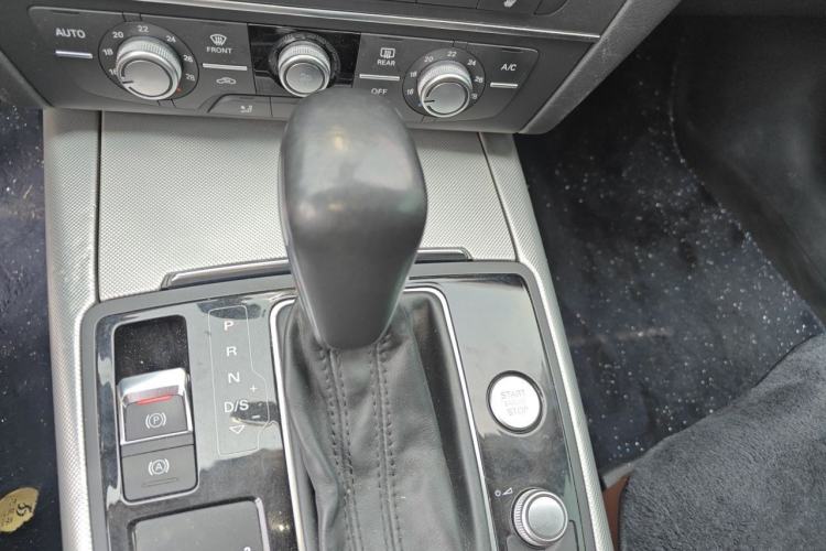 Used Audi A6L 2018 30th Anniversary Edition 35 TFSI Fashion Model Gear Lever