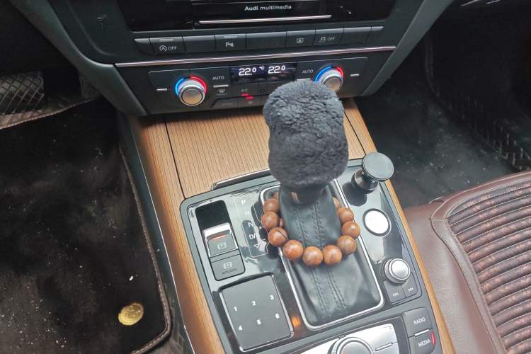 Used Audi A6L 2018 30th Anniversary Edition 30 FSI Style Model Gear Lever
