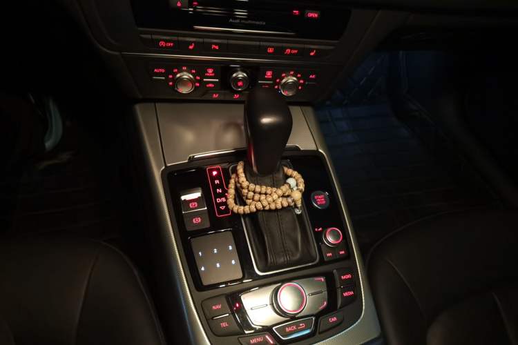 Used Audi A6L 2018 30th Anniversary Edition 35 TFSI Fashion Model Gear Lever