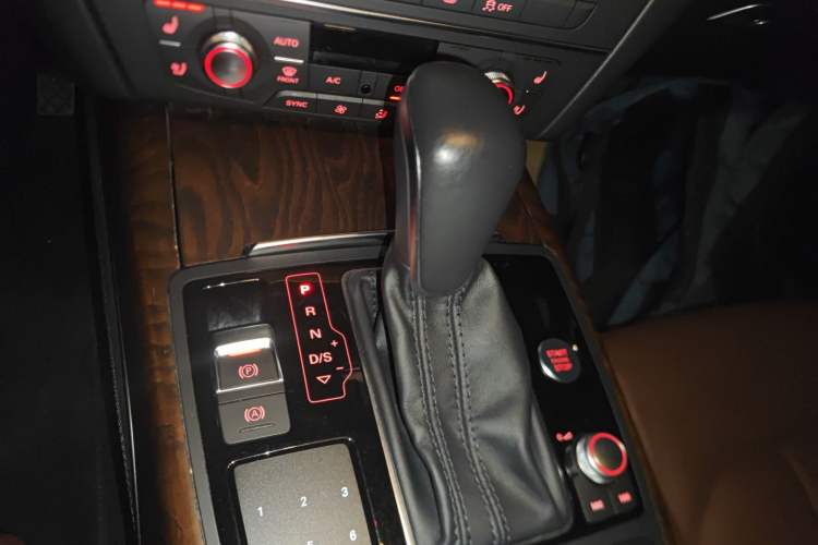 Used Audi A6L 2018 30th Anniversary Edition 45 TFSI quattro Luxury Model Gear Lever