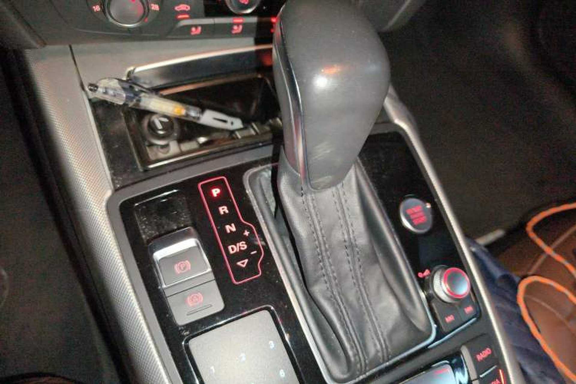 Used Audi A6L 2018 30th Anniversary Edition 35 TFSI Fashion Model Gear Lever