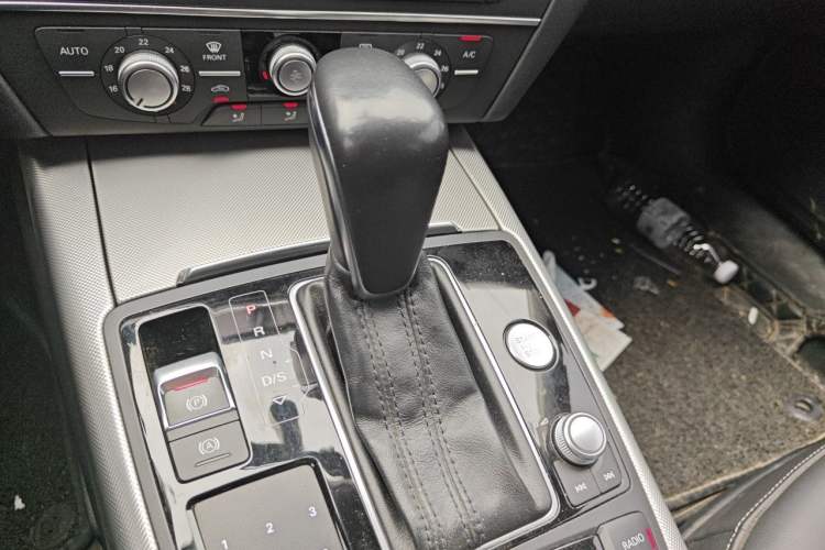 Used Audi A6L 2018 30th Anniversary Edition TFSI Trendy Model Gear Lever