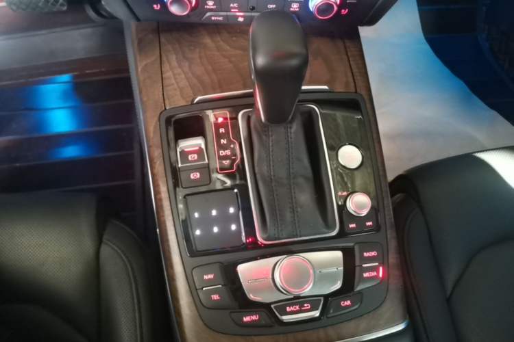 Used Audi A6L 2018 30th Anniversary Edition 45 TFSI quattro Luxury Model Gear Lever