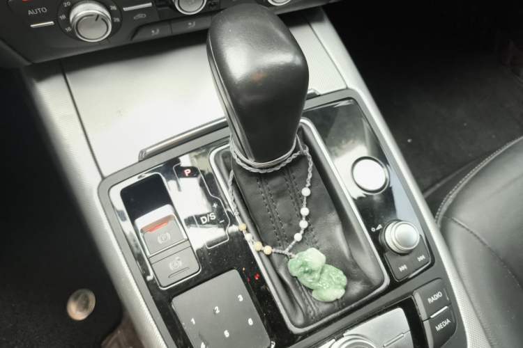 Used Audi A6L 2018 30th Anniversary Edition TFSI Trendy Model Gear Lever