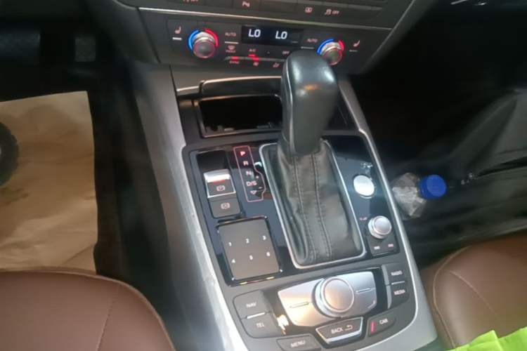 Used Audi A6L 2018 30th Anniversary Edition 45 TFSI quattro Sport model Gear Lever