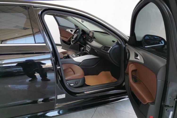 Used Audi A6L 2018 30th Anniversary Edition 35 TFSI Fashion Model Interior 10