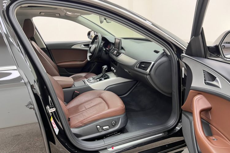 Used Audi A6L 2018 30th Anniversary Edition 35 TFSI Fashion Model Interior 11