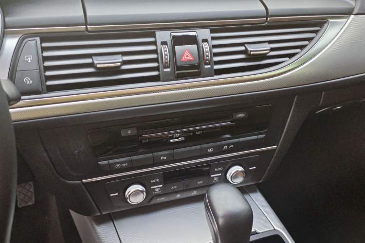 Used Audi A6L 2018 30th Anniversary Edition 35 TFSI Sport Edition Interior 2