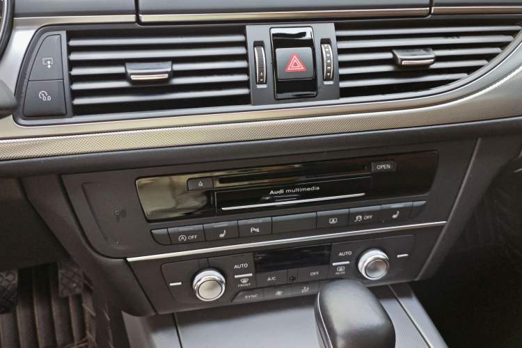 Used Audi A6L 2018 30th Anniversary Edition 35 TFSI Sport Edition Interior 3