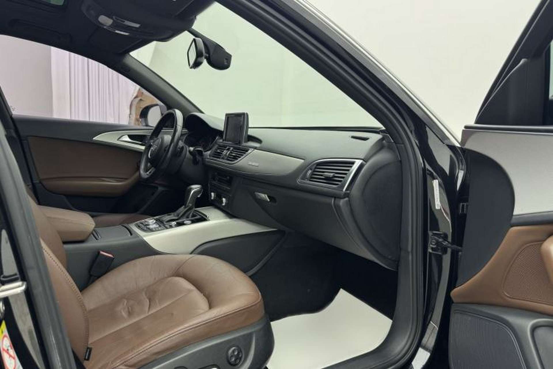Used Audi A6L 2018 30th Anniversary Edition 45 TFSI quattro Sport model Interior 4