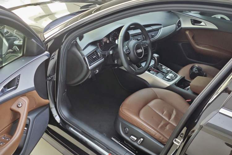 Used Audi A6L 2018 30th Anniversary Edition 35 TFSI Sport Edition Interior 4