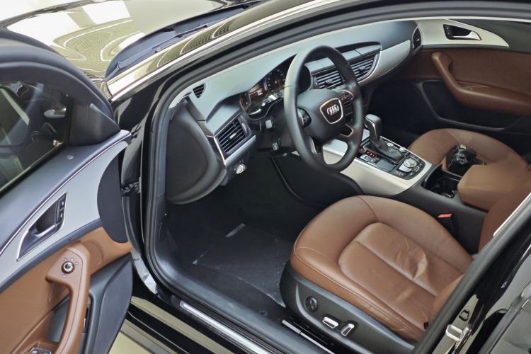 Used Audi A6L 2018 30th Anniversary Edition 35 TFSI Fashion Model Interior 4