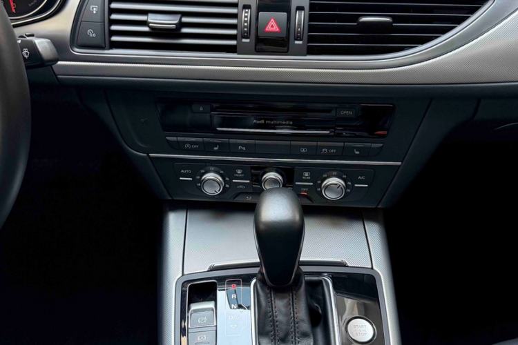 Used Audi A6L 2018 30th Anniversary Edition 35 TFSI Fashion Model Interior 4