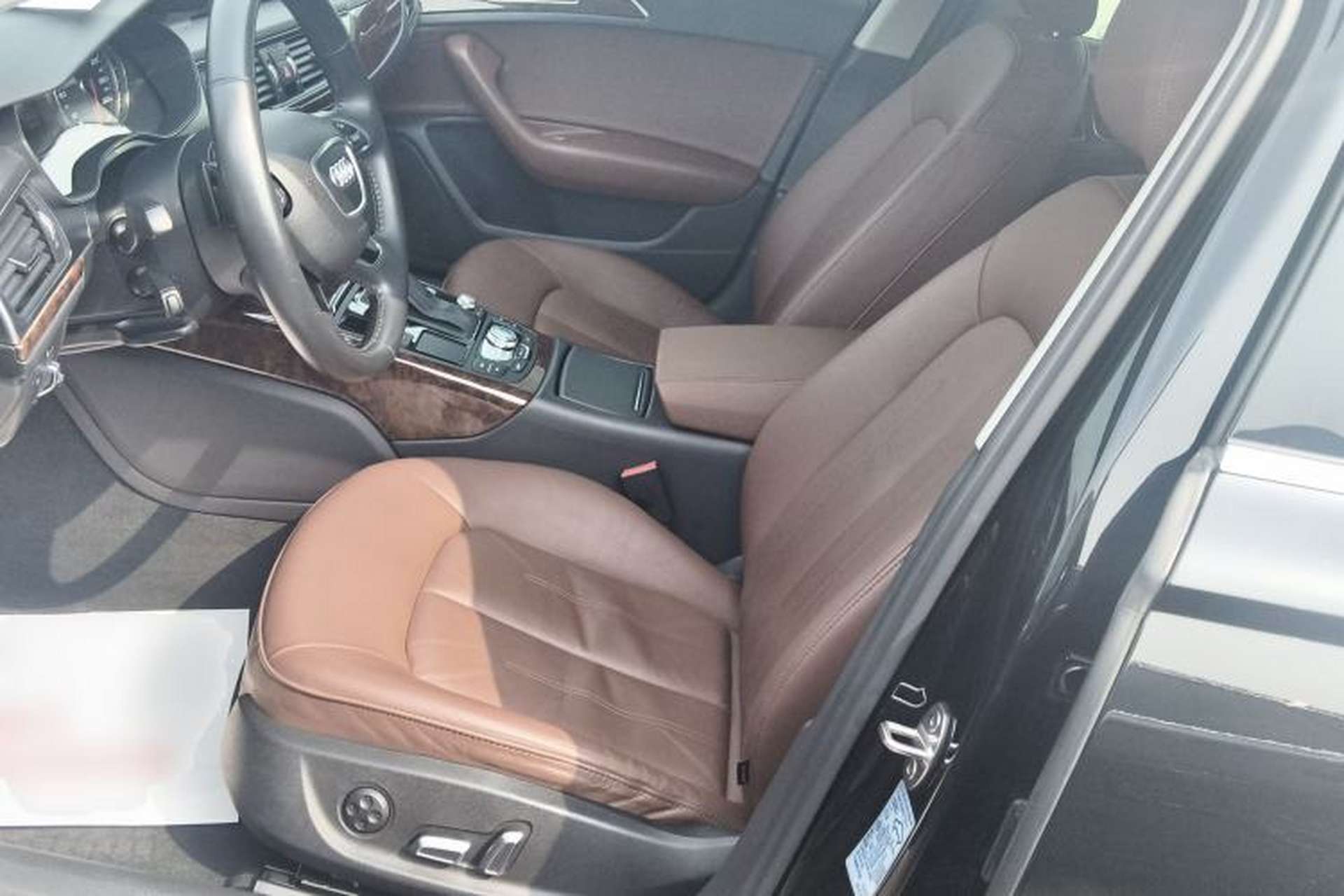 Used Audi A6L 2018 30th Anniversary Edition 35 TFSI Fashion Model Left Front Seat