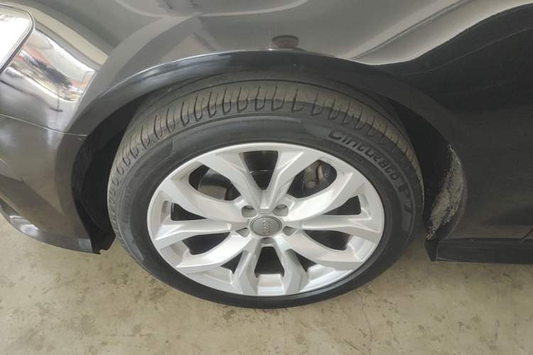 Used Audi A6L 2018 30th Anniversary Edition 35 TFSI Fashion Model Left Front Wheel Hub
