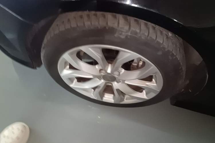 Used Audi A6L 2018 30th Anniversary Edition 35 TFSI Fashion Model Left Front Wheel Hub