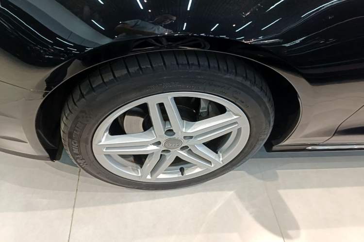 Used Audi A6L 2018 30th Anniversary Edition 30 FSI Style Model Left Front Wheel Hub