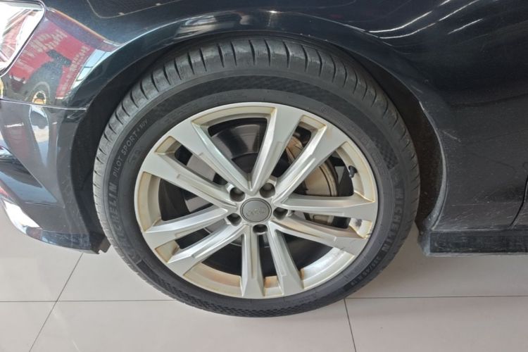 Used Audi A6L 2018 30th Anniversary Edition 45 TFSI quattro Luxury Model Left Front Wheel Hub