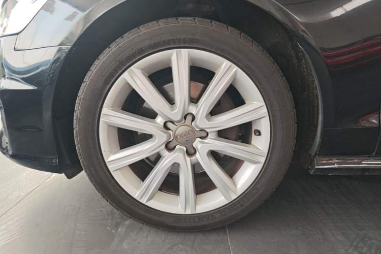 Used Audi A6L 2018 30th Anniversary Edition TFSI Trendy Model Left Front Wheel Hub