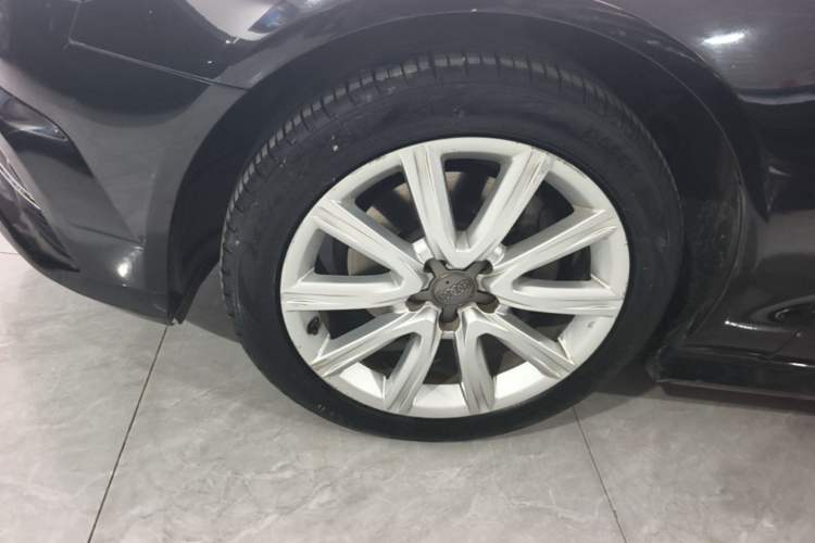 Used Audi A6L 2018 30th Anniversary Edition 35 TFSI Fashion Model Left Front Wheel Hub