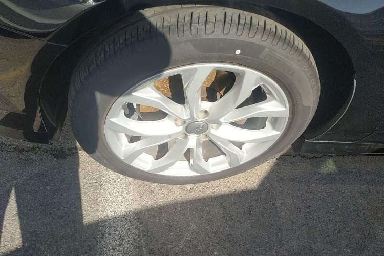 Used Audi A6L 2018 30th Anniversary Edition 35 TFSI Fashion Model Left Front Wheel Hub
