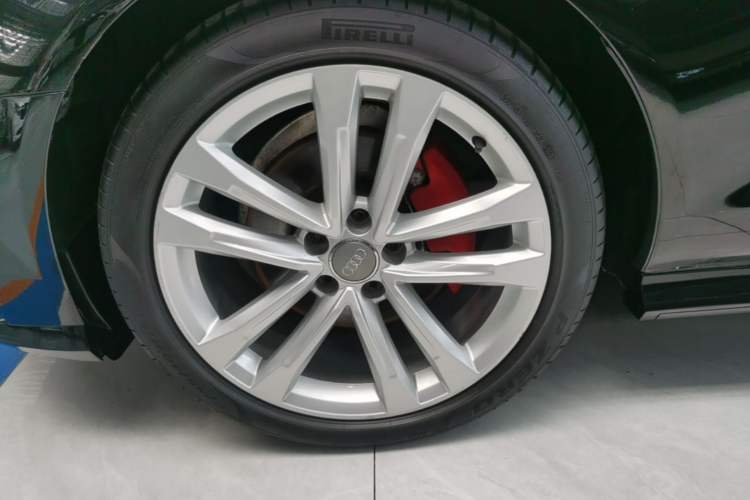 Used Audi A6L 2018 30th Anniversary Edition 35 TFSI Sport Edition Left Front Wheel Hub