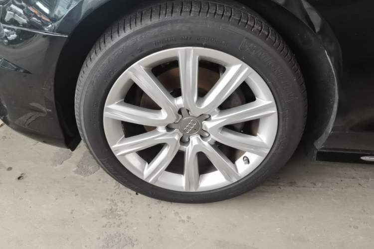 Used Audi A6L 2018 30th Anniversary Edition TFSI Trendy Model Left Front Wheel Hub