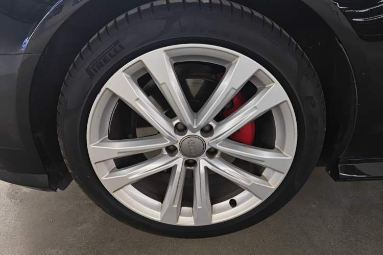 Used Audi A6L 2018 30th Anniversary Edition 35 TFSI Sport Edition Left Front Wheel Hub