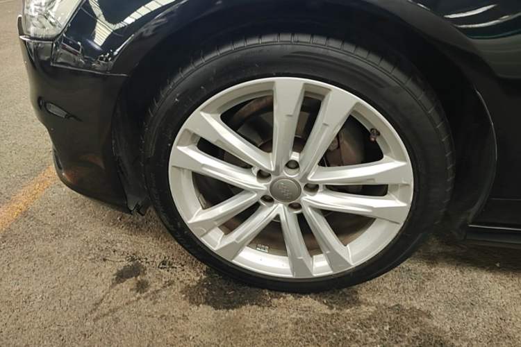 Used Audi A6L 2018 30th Anniversary Edition 35 TFSI Fashion Model Left Front Wheel Hub