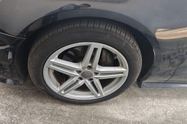 Used Audi A6L 2018 30th Anniversary Edition 30 FSI Style Model Left Front Wheel Hub