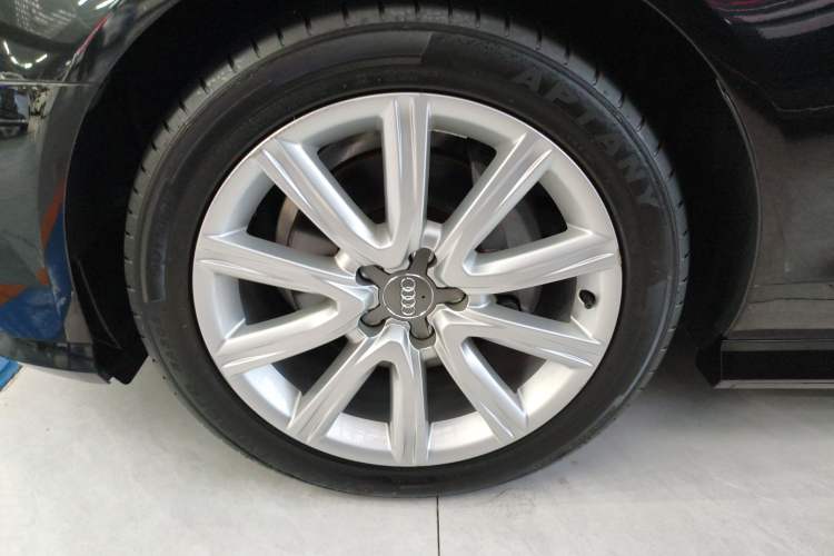 Used Audi A6L 2018 30th Anniversary Edition TFSI Trendy Model Left Front Wheel Hub
