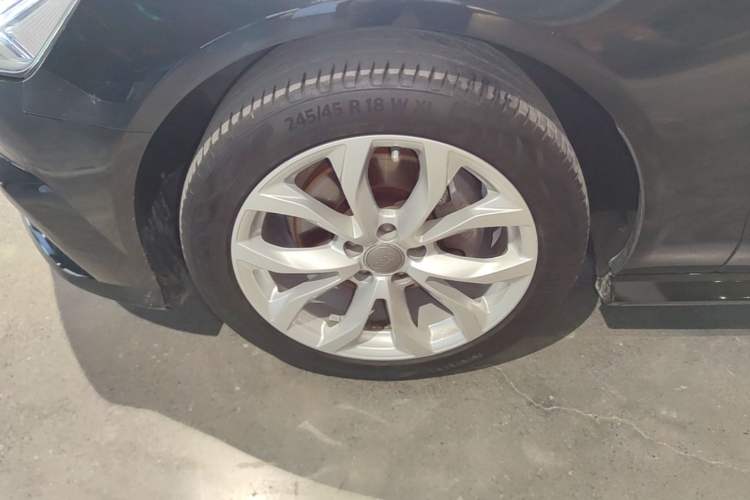 Used Audi A6L 2018 30th Anniversary Edition 35 TFSI Fashion Model Left Front Wheel Hub