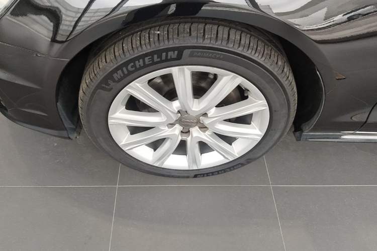 Used Audi A6L 2018 30th Anniversary Edition TFSI Trendy Model Left Front Wheel Hub