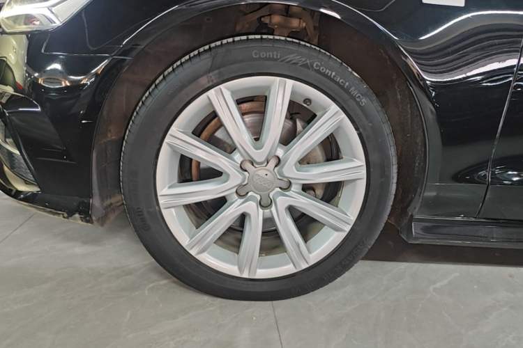 Used Audi A6L 2018 30th Anniversary Edition TFSI Trendy Model Left Front Wheel Hub