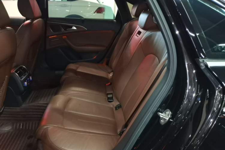 Used Audi A6L 2018 30th Anniversary Edition 45 TFSI quattro Sport model Left Rear Seat