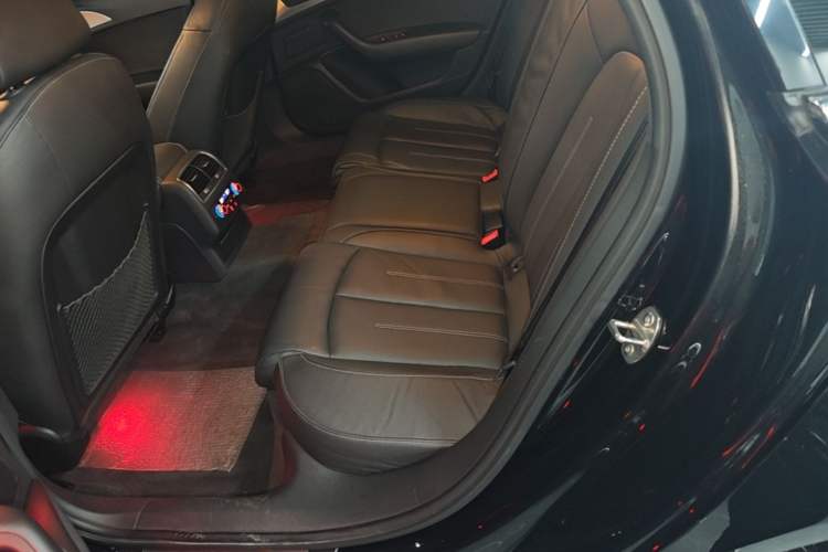 Used Audi A6L 2018 30th Anniversary Edition 45 TFSI quattro Sport model Left Rear Seat
